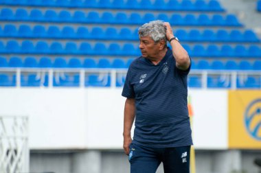 KYIV, UKRAINE - 21 Ağustos 2020: Mircea Lucescu Dinamo Kyiv 'in teknik direktörü