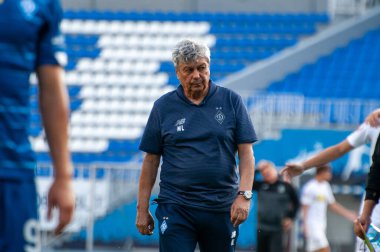 KYIV, UKRAINE - 21 Ağustos 2020: Mircea Lucescu Dinamo Kyiv 'in teknik direktörü