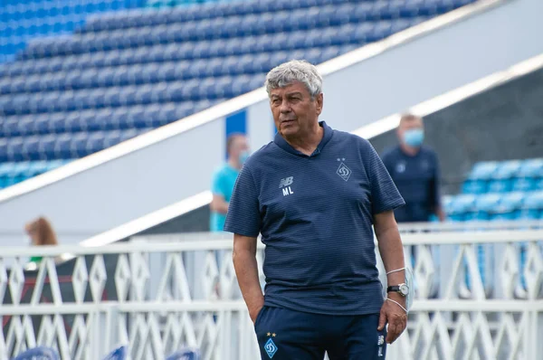 KYIV, UKRAINE - 21 Ağustos 2020: Mircea Lucescu Dinamo Kyiv 'in teknik direktörü