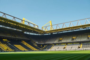 DORTMUND, ALMANY - 12 AĞUSTOS 2020 İduna Park Sinyali. Şampiyonlar Ligi Kupası. UEFA Şampiyonlar Ligi finalinin arka planı 