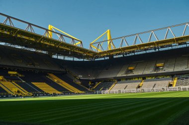 DORTMUND, ALMANY - 12 AĞUSTOS 2020 İduna Park Sinyali. Şampiyonlar Ligi Kupası. UEFA Şampiyonlar Ligi finalinin arka planı 