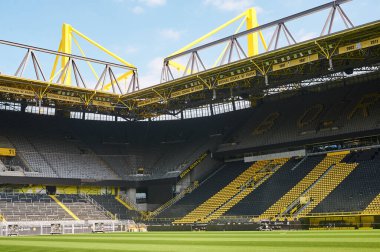 DORTMUND, ALMANY - 12 AĞUSTOS 2020 İduna Park Sinyali. Şampiyonlar Ligi Kupası. UEFA Şampiyonlar Ligi finalinin arka planı 