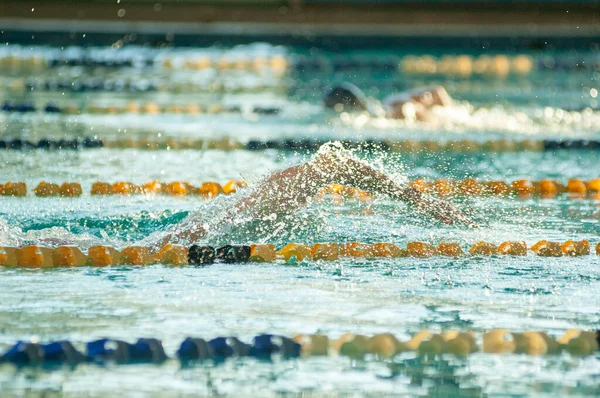 Foto Respingo Água Piscina Salpicos Água — Fotografia de Stock