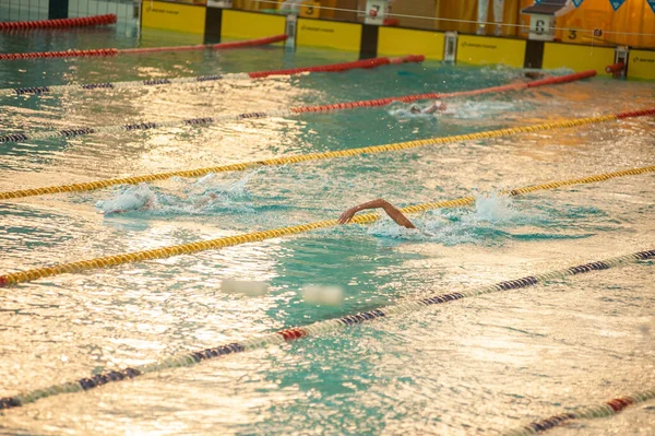 Foto Respingo Água Piscina Salpicos Água — Fotografia de Stock