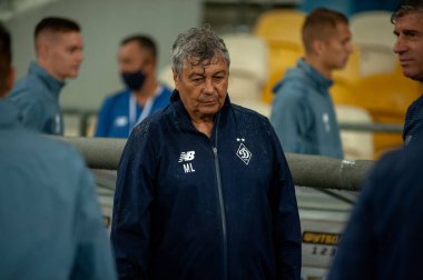 KYIV, UKRAINE - 25 Ağustos 2020: Mircea Lucescu, Ukrayna Süper Kupası FC Shakhtar maçında teknik direktör ve teknik direktör.