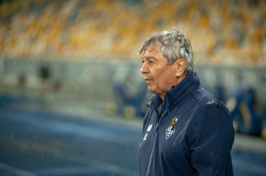 KYIV, UKRAINE - 25 Ağustos 2020: Mircea Lucescu, Ukrayna Süper Kupası FC Shakhtar maçında teknik direktör ve teknik direktör.