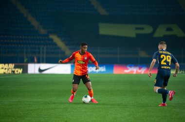 Kharkiv, Ukrayna - 4 Mart 2020: Tete, Shakhtar Donetsk 'in orta saha oyuncusu UPL Shakhtar - Dnipro-1