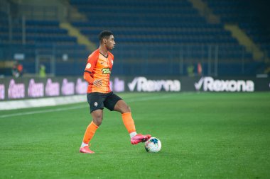 Kharkiv, Ukrayna - 4 Mart 2020: Tete, Shakhtar Donetsk 'in orta saha oyuncusu UPL Shakhtar - Dnipro-1