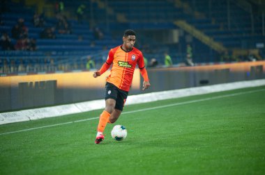 Kharkiv, Ukrayna - 4 Mart 2020: Tete, Shakhtar Donetsk 'in orta saha oyuncusu UPL Shakhtar - Dnipro-1