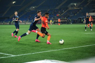 Kharkiv, Ukrayna - 4 Mart 2020: Tete, Shakhtar Donetsk 'in orta saha oyuncusu UPL Shakhtar - Dnipro-1