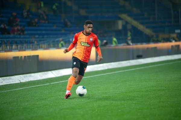 Kharkiv, Ukrayna - 4 Mart 2020: Tete, Shakhtar Donetsk 'in orta saha oyuncusu UPL Shakhtar - Dnipro-1