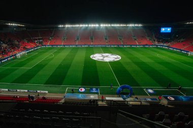 Prag, Çek Cumhuriyeti - 27 Kasım 2019: Sinobo Stadyumu, Eden Arna ve Synot Tip Arena, UEFA Şampiyonlar Ligi Slavia - Inter maçından önce.