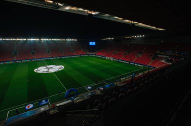 Prag, Çek Cumhuriyeti - 27 Kasım 2019: Sinobo Stadyumu, Eden Arna ve Synot Tip Arena, UEFA Şampiyonlar Ligi Slavia - Inter maçından önce.
