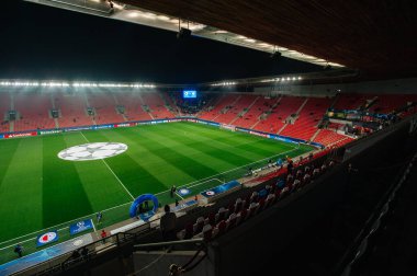 Prag, Çek Cumhuriyeti - 27 Kasım 2019: Sinobo Stadyumu, Eden Arna ve Synot Tip Arena, UEFA Şampiyonlar Ligi Slavia - Inter maçından önce.