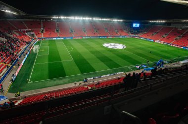 Prag, Çek Cumhuriyeti - 27 Kasım 2019: Sinobo Stadyumu, Eden Arna ve Synot Tip Arena, UEFA Şampiyonlar Ligi Slavia - Inter maçından önce.