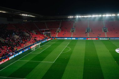 Prag, Çek Cumhuriyeti - 27 Kasım 2019: Sinobo Stadyumu, Eden Arna ve Synot Tip Arena, UEFA Şampiyonlar Ligi Slavia - Inter maçından önce.