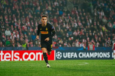 Prag, Çek Cumhuriyeti - 27 Kasım 2019: Lautaro Martinez UEFA Şampiyonlar Ligi Slavia vs Inter maçında.