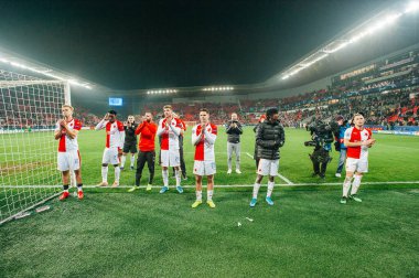 Prag, Çek Cumhuriyeti - 27 Kasım 2019: UEFA Şampiyonlar Ligi Slavia vs Inter maçından sonra futbolcular.