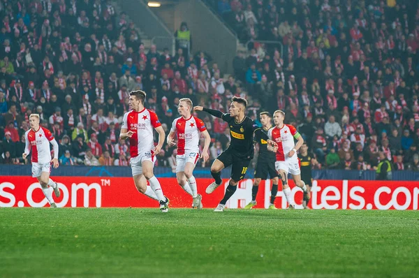 Prag, Çek Cumhuriyeti - 27 Kasım 2019: Lautaro Martinez UEFA Şampiyonlar Ligi Slavia vs Inter maçında.