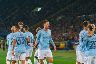 KHARKIV, UKRAINE - 22 Ekim 2018: UEFA Şampiyonlar Ligi Shakhtar-Manchester City. Metalist stadyum. Şehrin oyuncuları golü kutluyor