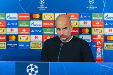 Kharkiv, Ukrayna - 23 Ekim 2018: Metalist stadyumda yapılan basın toplantısında Shakhtar, Manchester City 'ye karşı oynadıktan sonra