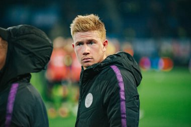 KHARKIV, UKRAINE - 23 Ekim 2018: Kevin De Bruyne, yakın plan portre. Eşleşme. UEFA Şampiyonlar Ligi Beetween Shakhtar Donetsk ve Manchester City OSK Metalist Stadyumu.