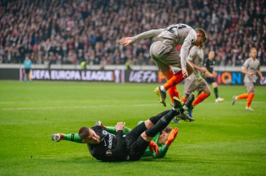 FRANKFURT AM MAIN, GERMANY - 21 Şubat 2019: Ante Rebic ve Nikolay Matvyenko UEFA Avrupa Ligi Eintracht - Shakhtar Donetsk