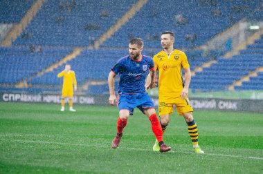 Kharkiv, Ukrayna - 5 Ekim 2019: Ukrayna profesyonel lig Metalisti 1925 - Mykolaiv maçı. Yağmur sporu günü