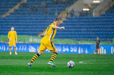 Kharkiv, Ukrayna - 5 Ekim 2019: Ukrayna profesyonel lig Metalisti 1925 - Mykolaiv maçı. Yağmur sporu günü