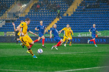 Kharkiv, Ukrayna - 5 Ekim 2019: Ukrayna profesyonel lig Metalisti 1925 - Mykolaiv maçı. Yağmur sporu günü