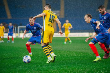 Kharkiv, Ukrayna - 5 Ekim 2019: Ukrayna profesyonel lig Metalisti 1925 - Mykolaiv maçı. Yağmur sporu günü
