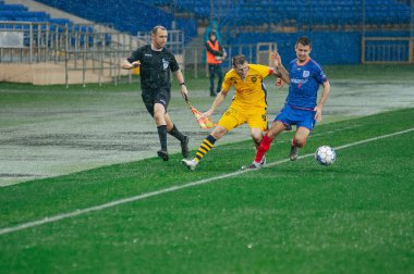 Kharkiv, Ukrayna - 5 Ekim 2019: Ukrayna profesyonel lig Metalisti 1925 - Mykolaiv maçı. Yağmur sporu günü