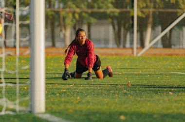 Kharkiv, Ukrayna - 6 Eylül 2019: Petrovec Vitktoria, Rodina kalecisi. Ukrayna Bayanlar Ligi Zhilstroy-1 - Rodina