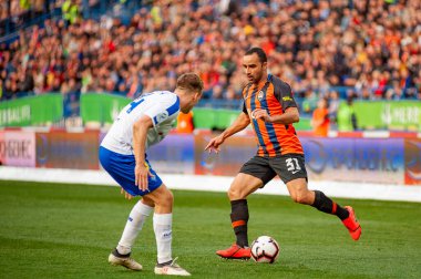 Kharkiv, Ukrayna - 7 Nisan 2019: Kharkiv 'deki Metalist stadyumunda oynanan maçta Shakhtar Donetsk' in defans oyuncusu