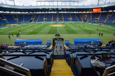 Kharkiv, Ukrayna - 13 Mayıs 2018: OSK Metalist 'in gündüz maçındaki arka görünümü - Veres