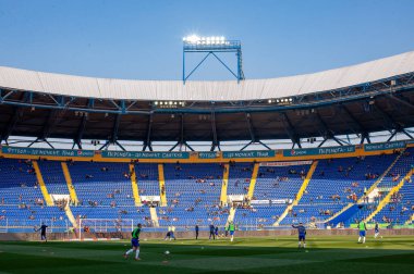 Kharkiv, Ukrayna - 4 Nisan 2019: Dinamo 'yu antrenman maçı öncesinde Ukrayna Kupası Shakhtar Donetsk - Dinamo Kyiv Metalist stadyumunda
