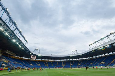 Kharkiv, Ukrayna - 13 Mayıs 2018: OSK Metalist 'in gündüz maçındaki arka görünümü - Veres