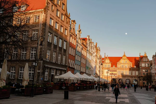 Gdansk Lengyelország 2019 Április Régi Utcai Tipikus Középkori Bérházak Gdanskban — Stock Fotó