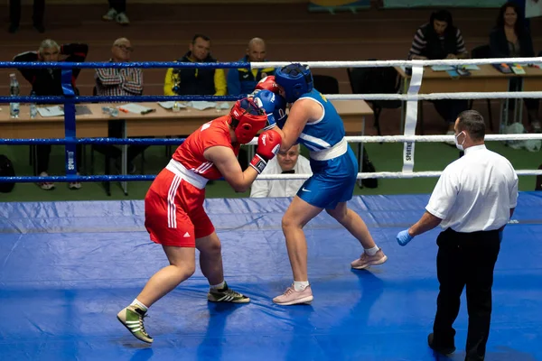 Kharkiv Ucrânia Outubro 2020 Meninas Boxeadoras Luta Ringue Durante Copa — Fotografia de Stock