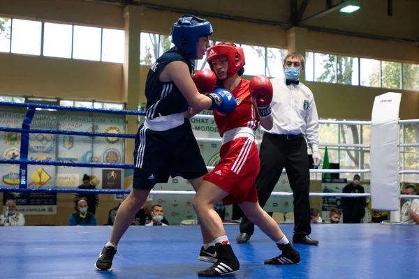 Kharkiv Ucrânia Outubro 2020 Meninas Boxeadoras Luta Ringue Durante Copa — Fotografia de Stock