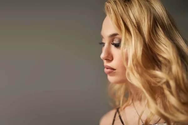 Mode Schönheit Und Make Schöne Seite Porträt Der Blonden Modell — Stockfoto