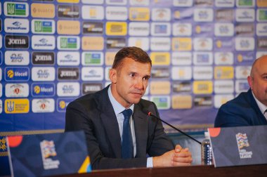 KHARKOV, UKRAINE - 16 OCTOBER, 2018: Ukrayna ile Çek Cumhuriyeti arasında oynanan UEFA Ligi eleme maçı sonrasında Ukrayna Andrei Shevchenko 'nun teknik direktörü