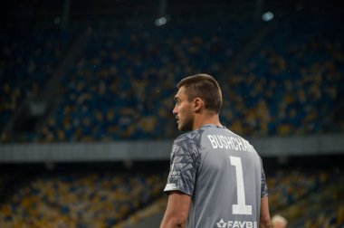 KYIV, UKRAINE - 15 Eylül 2020: UEFA Şampiyonlar Ligi maçı sırasında Dinamo Kyiv Heorhiy Bushchan 'ın oyuncusu AZ Alkmaar' a karşı