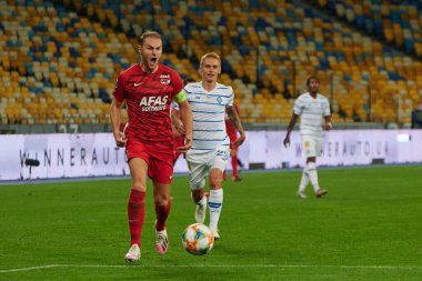 KYIV, UKRAINE - 15 Eylül 2020: UEFA Şampiyonlar Ligi 2020 - AZ Alkmaar maçı sırasında Teun Koopmeiners