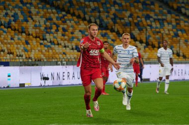 KYIV, UKRAINE - 15 Eylül 2020: UEFA Şampiyonlar Ligi 2020 - AZ Alkmaar maçı sırasında Teun Koopmeiners