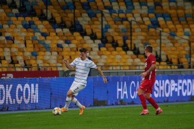 KYIV, UKRAINE - 15 Eylül 2020: UEFA Şampiyonlar Ligi 2020 - AZ Alkmaar maçında Dinamo Kyiv Benjamin Verbic 'in oyuncusu
