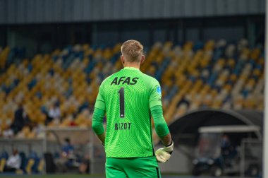 KYIV, UKRAINE - 15 Eylül 2020: UEFA Şampiyonlar Ligi 2020 maçında AZ Alkmaar 'ın kalecisi Marco Bizot Dinamo Kyiv' e karşı