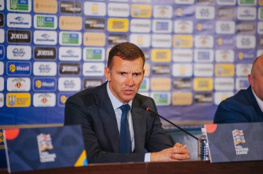 KHARKOV, UKRAINE - 16 OCTOBER, 2018: Ukrayna ile Çek Cumhuriyeti arasında oynanan UEFA Ligi eleme maçı sonrasında Ukrayna Andrei Shevchenko 'nun teknik direktörü