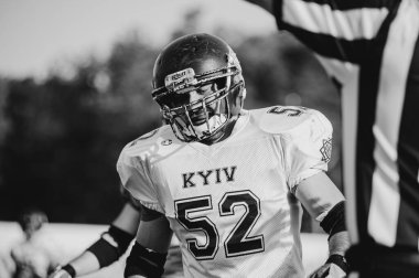 KHARKIV, UKRAINE - SEPTEMBER 26, 2020: Ukrayna Süper Ligi Atlantes Kharkiv-Slavs Kyiv maçı sırasında Amerikan futbolcular