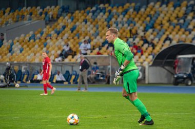 KYIV, UKRAINE - 15 Eylül 2020: UEFA Şampiyonlar Ligi 2020 maçında AZ Alkmaar 'ın kalecisi Marco Bizot Dinamo Kyiv' e karşı